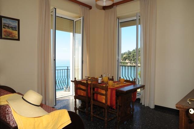 Holiday'S Beach Aparthotel Ventimiglia Exterior photo