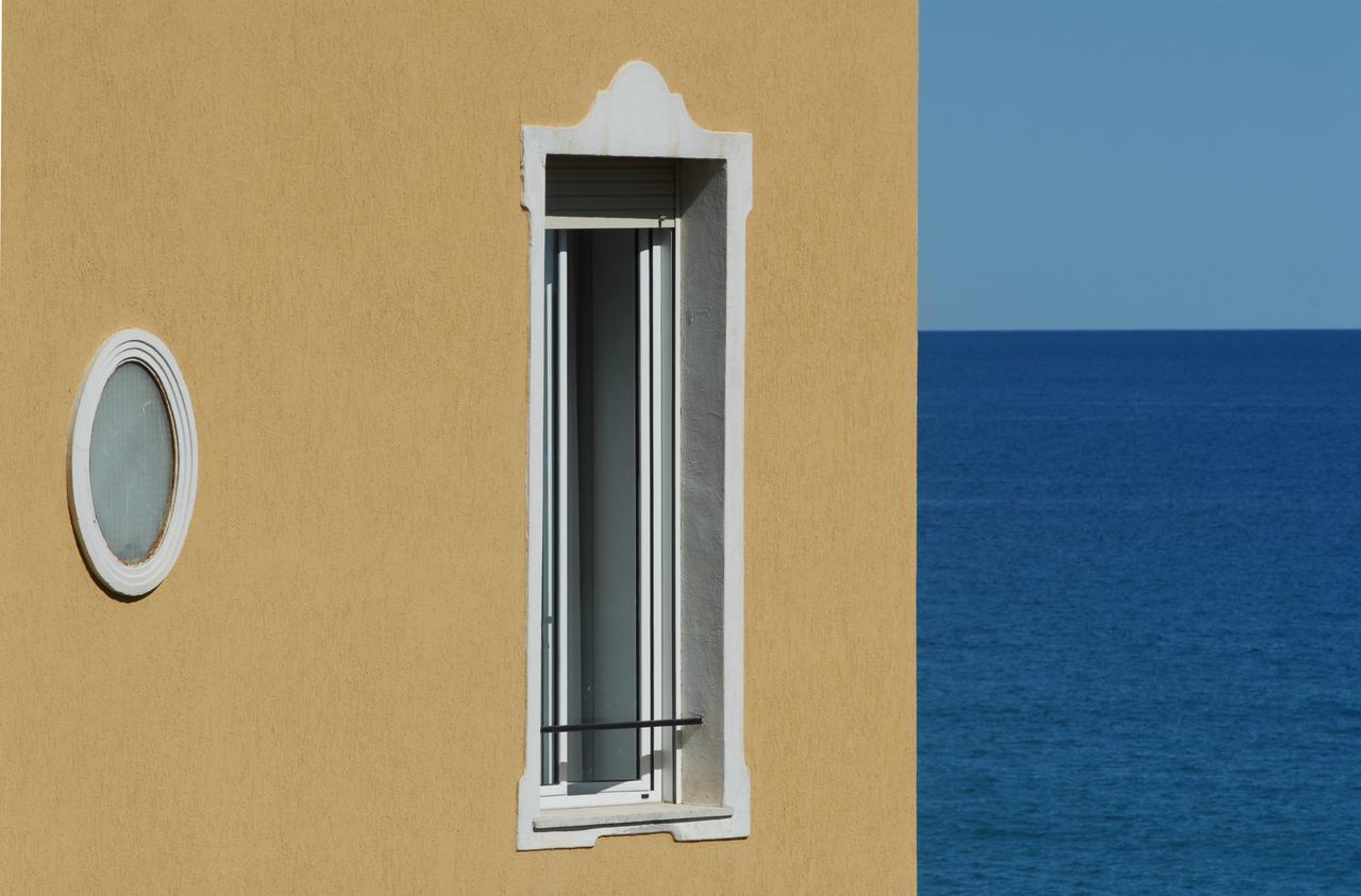 Holiday'S Beach Aparthotel Ventimiglia Exterior photo