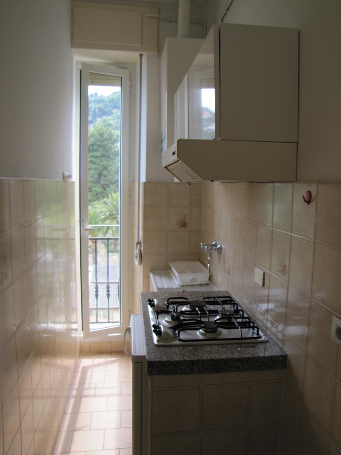 Holiday'S Beach Aparthotel Ventimiglia Exterior photo