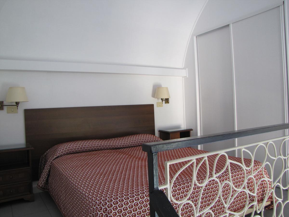 Holiday'S Beach Aparthotel Ventimiglia Exterior photo